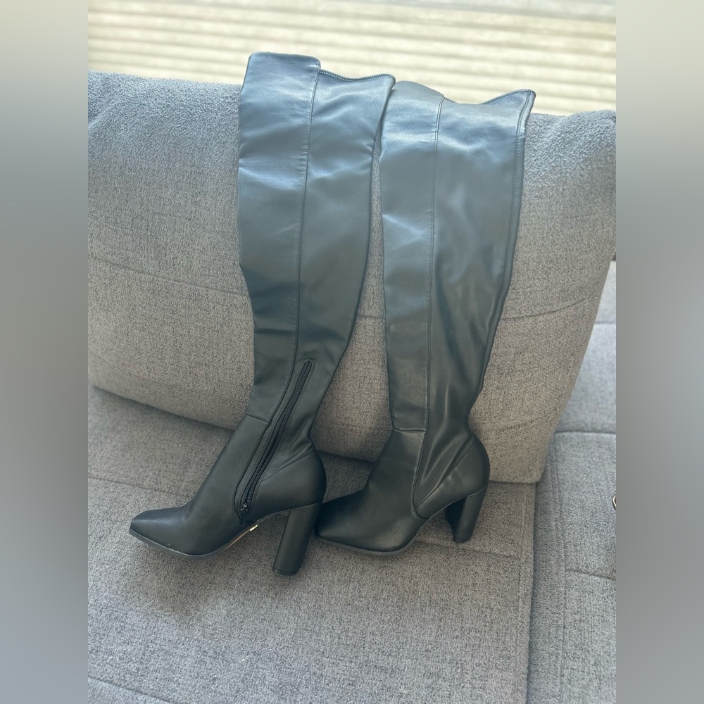 Never wears- Aldo Mingeon Leather Knee-High Boots – Classic & Chic - Picture 2 of 6